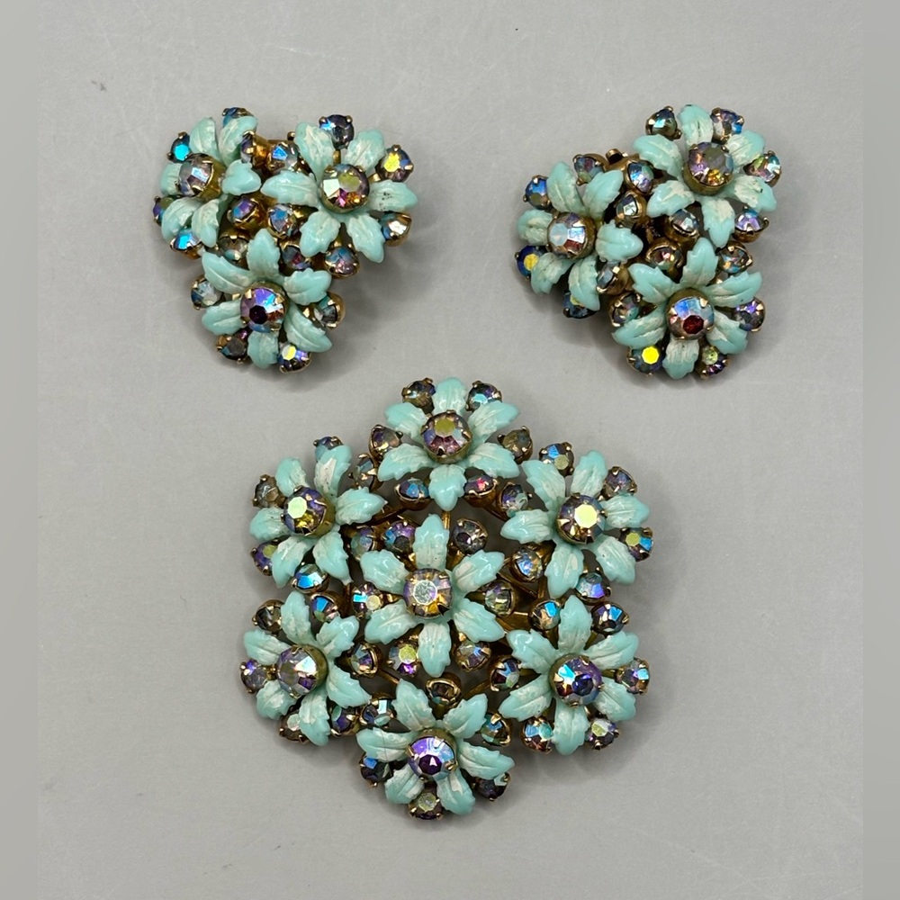 Vintage Coro? Thermoset Floral Aqua and Aurora Borealis Brooch & Earring Set